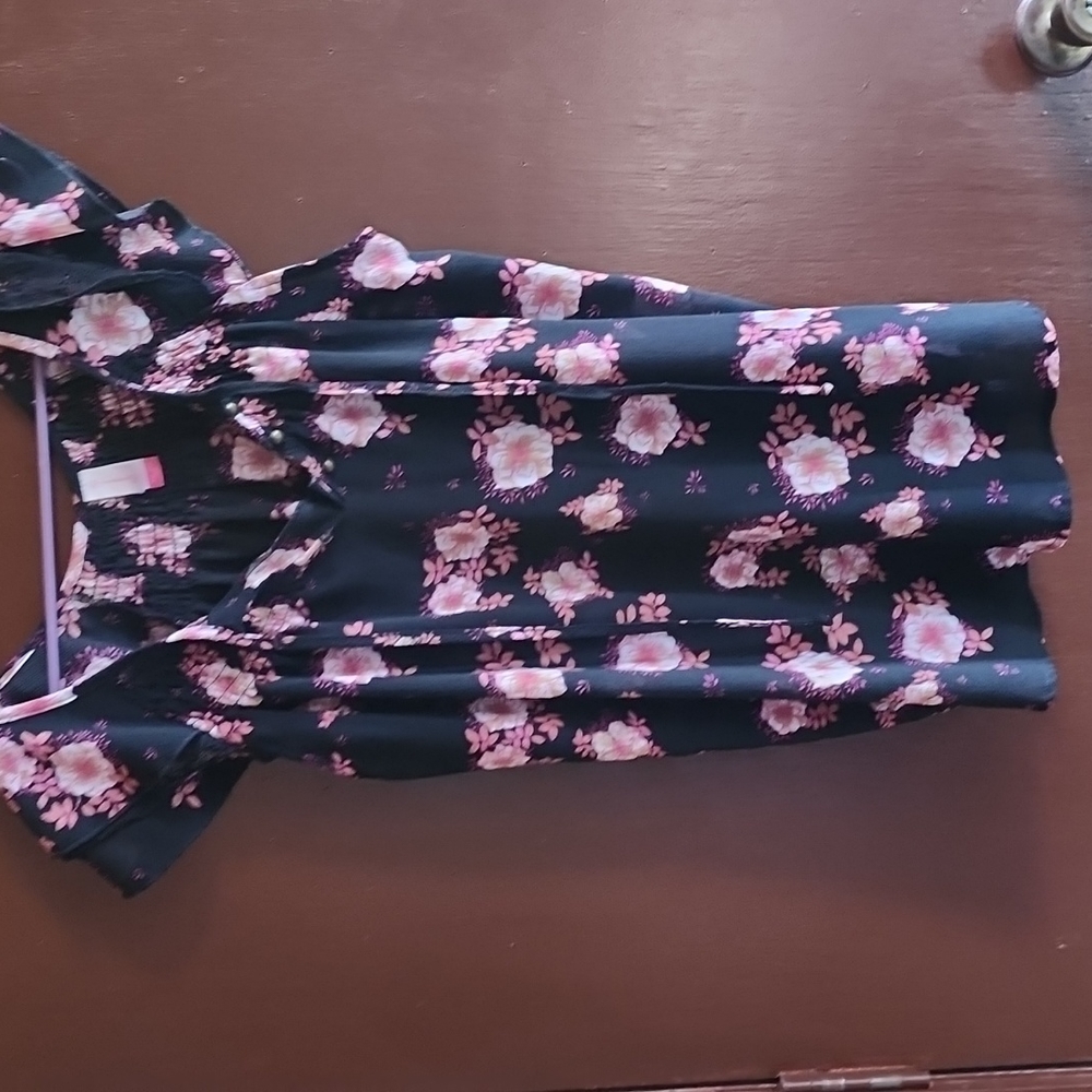 Sleeveness blouses